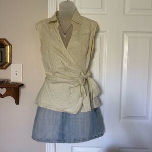 Y2K Express butter yellow pinstripe collared sleeveless v-neck wrap blouse sz L